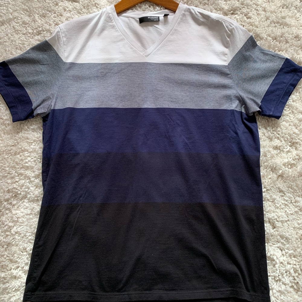 Murano Men’s Vneck Tee